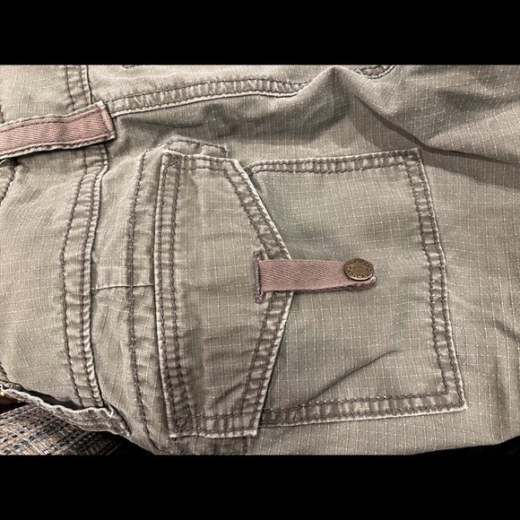 CAbi khaki capris - Picture 9 of 10